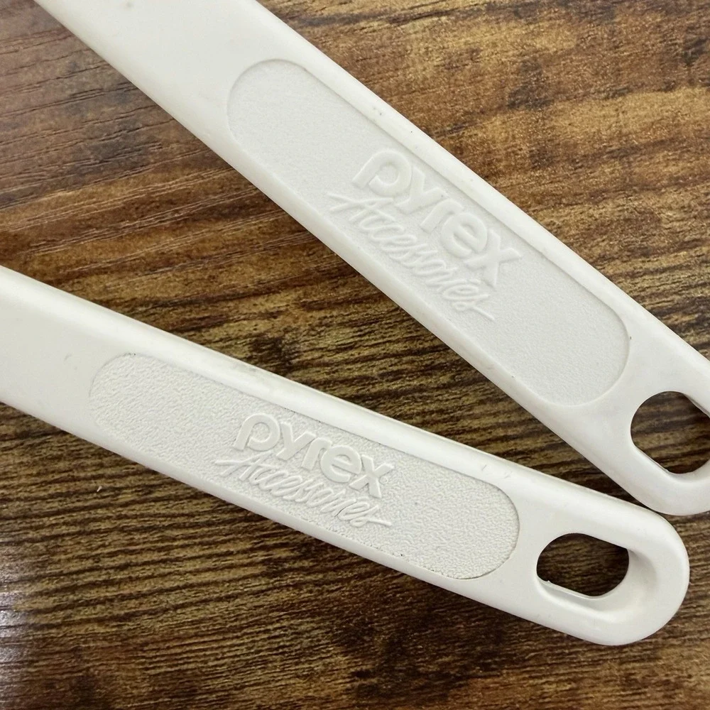 Pyrex Accessories White Plastic Utensils 2pcs LADLE and PIE SPATULA Server USA